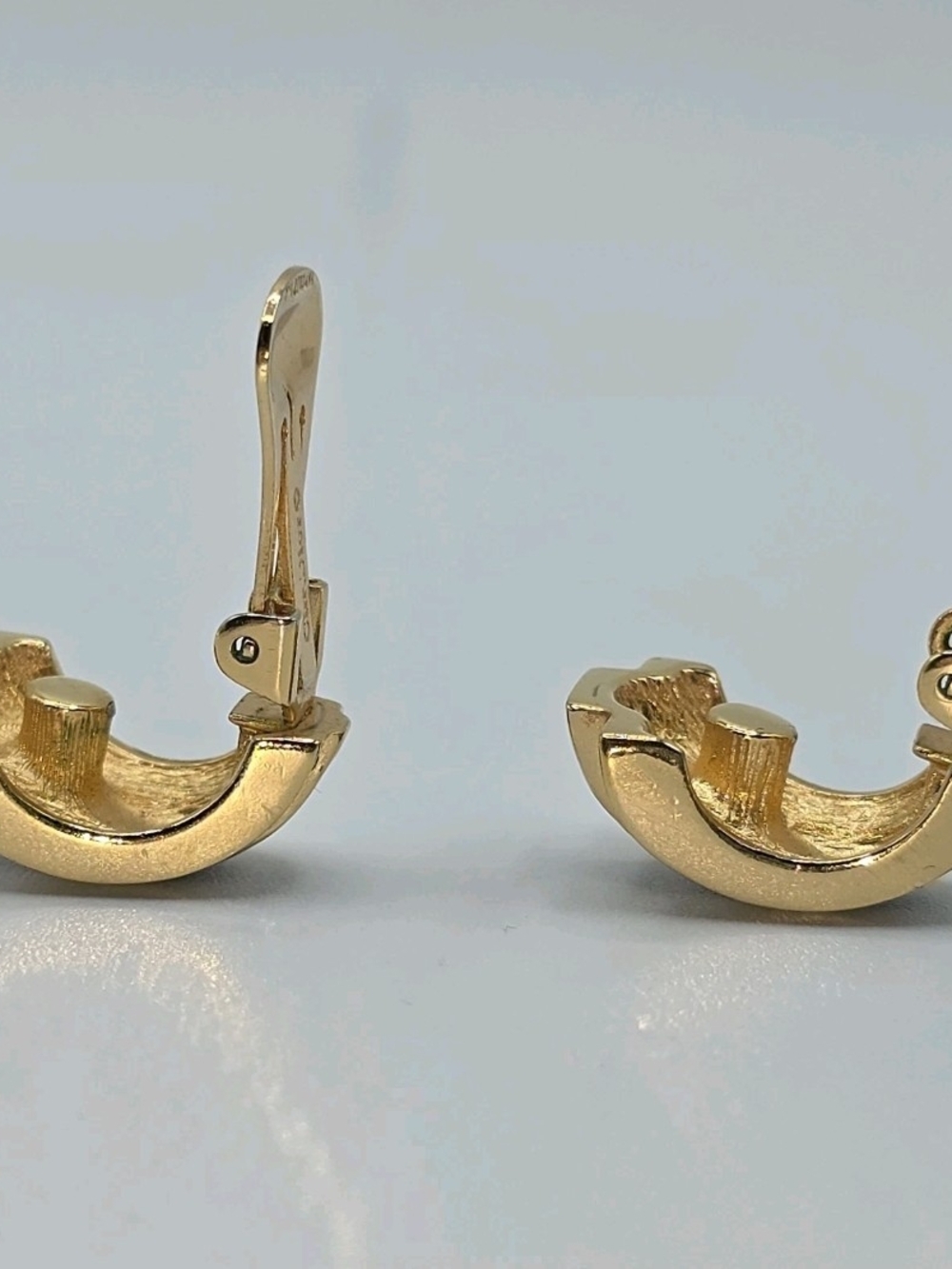 VTG Dior Gold Tone Black Enamel Rhinestone Clip Earrings Half Hoop Signed - Picture 7 of 16
